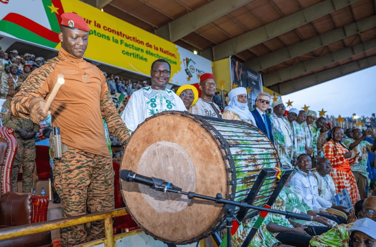 Illustration — SNC 2026 à Bobo-Dioulasso : le Burkina célèbre sa culture avec le Mali et le Niger, pendant que leurs soldats se battent