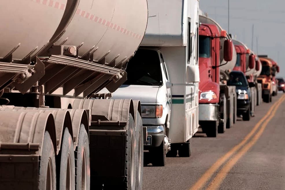 Illustration — Mali : frappes aériennes dans le centre et le nord, Bamako accueille des citernes de carburant