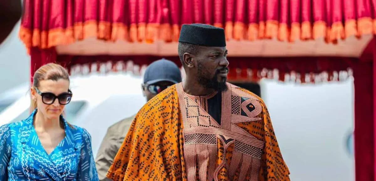 Illustration — Guinée : Mamadi Doumbouya interdit l'exportation d'or brut, raffinage obligatoire en local avec menace de retrait de licences