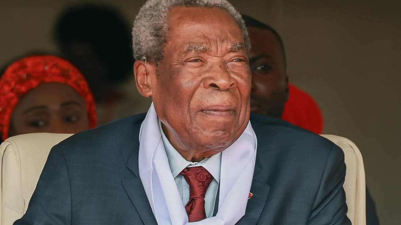 Illustration — Cameroun : Niat Njifenji s'éteint à 92 ans — 25 jours après avoir quitté le Sénat