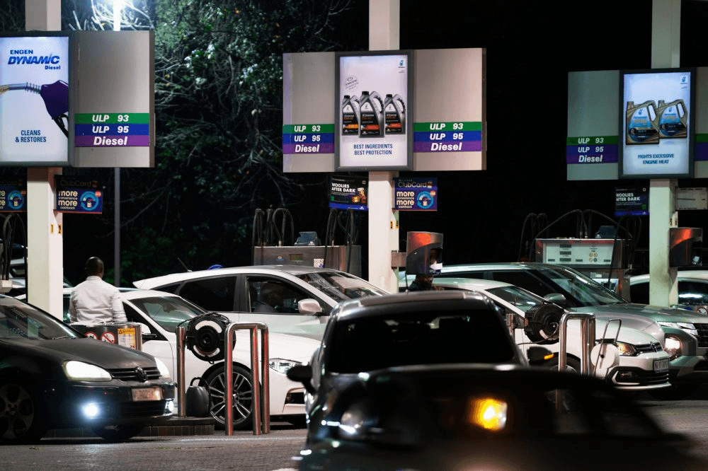 Illustration — Afrique du Sud : diesel a +0,37 dollar le litre des aujourd'hui - la hausse historique qui va faire mal jusqu'à Nairobi