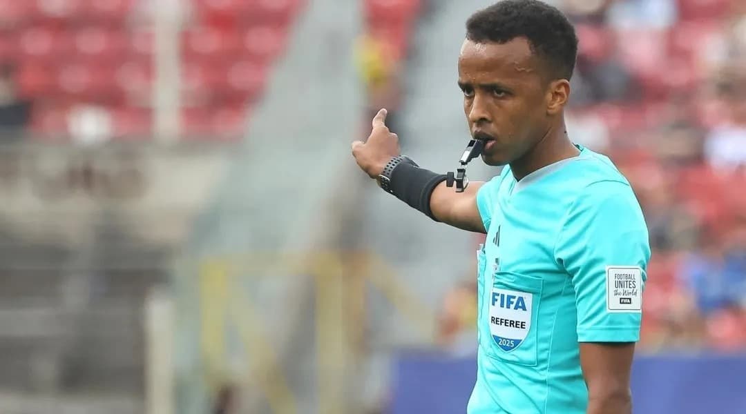 Illustration — Somalie : Omar Artan, meilleur arbitre africain 2025, refoulé aux USA, privé du Mondial