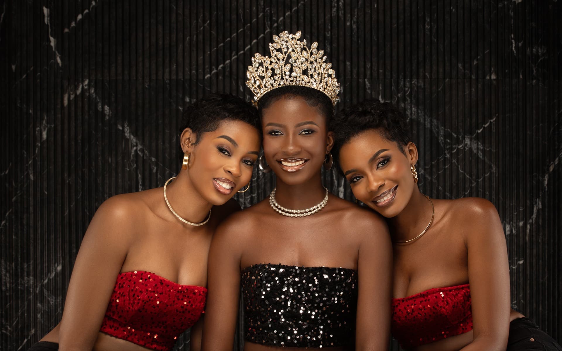 Illustration — Côte d'Ivoire : entre Miss CI et Mondial, Abidjan vit un week-end à double fête, la jeunesse partagée entre couronne et ballon rond