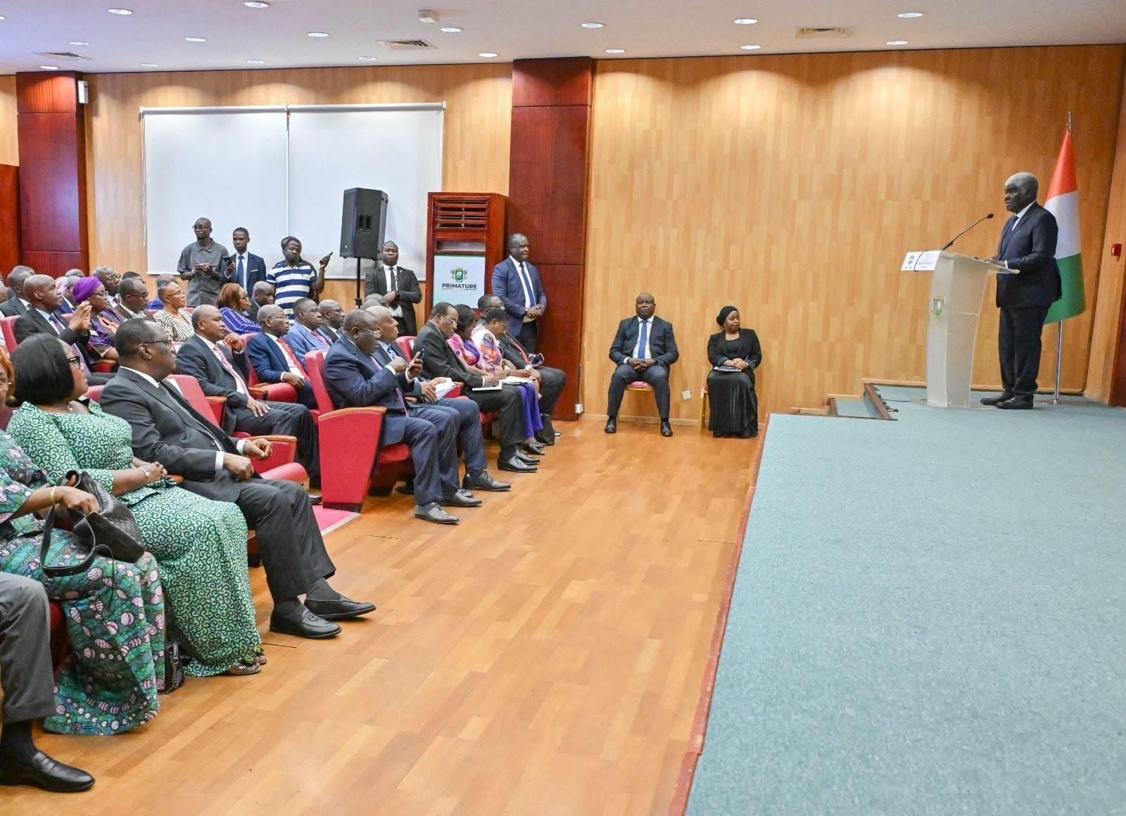 Illustration — Côte d'Ivoire : Mambé dévoile une réforme électorale à trois organes, l'opposition saluée mais exige des garanties avant les scrutins