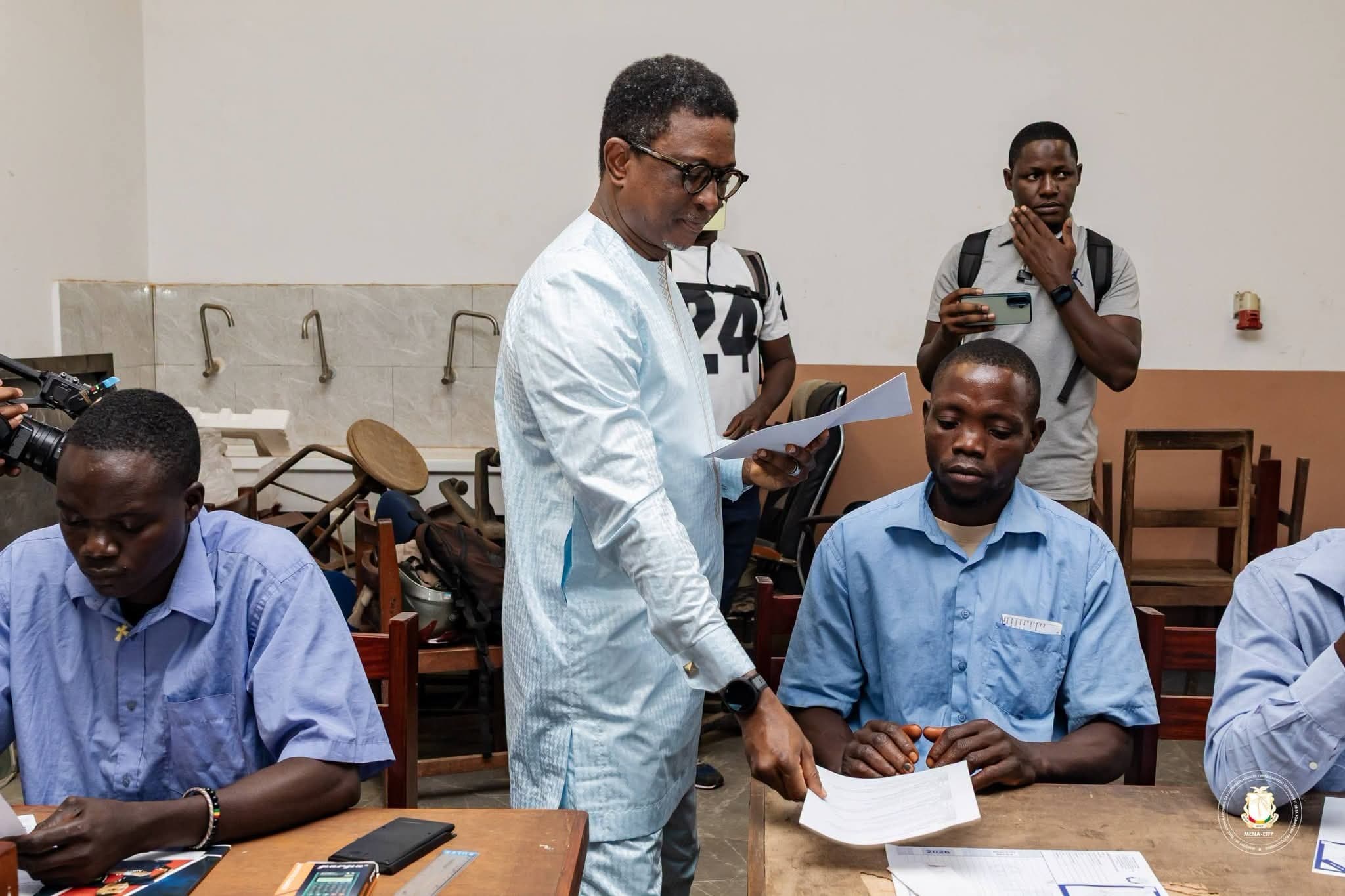 Illustration — Guinée : les examens nationaux entrent dans le vif du sujet, 26 000 candidats techniques sous surveillance numérique