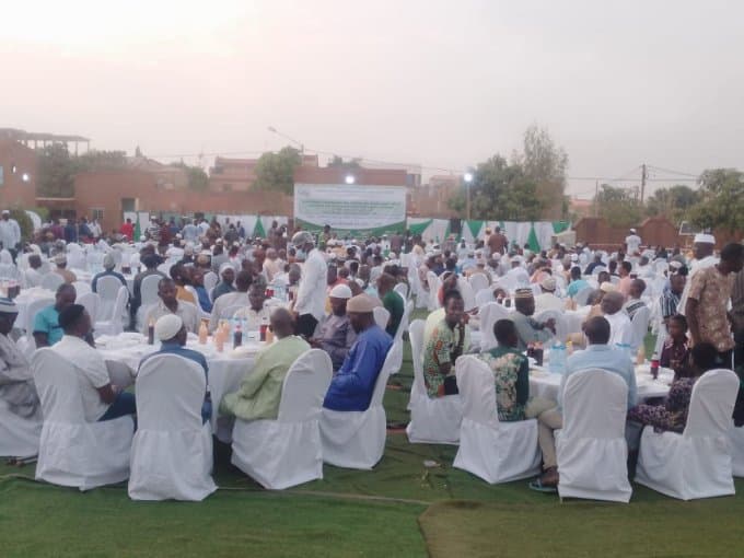 Illustration — Ouagadougou : plus de 5 000 chrétiens et musulmans rompent le jeûne ensemble