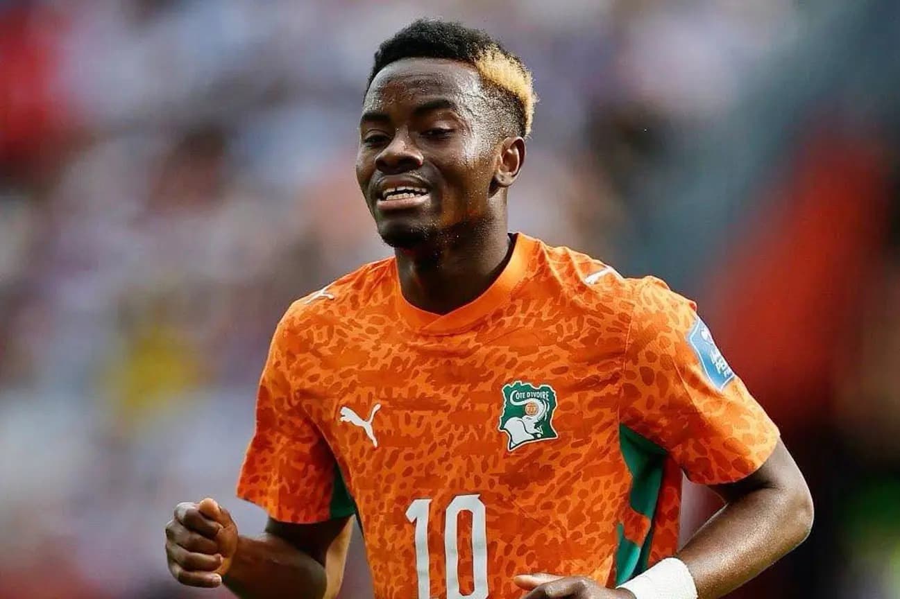 Illustration - Simon Adingra file à l'Ajax Amsterdam pour relancer sa carrière