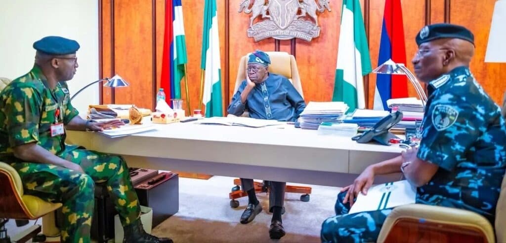 Illustration — Nigeria : Tinubu installe le panel chargé de rédiger la loi sur la police d'État, jusqu'à 200 000 nouveaux agents à terme dans les 36 États