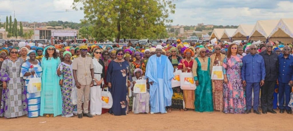 Illustration - Côte d'Ivoire : le Conseil régional du Poro mobilise 2 400 femmes de chefs traditionnels pour l'éducation des filles