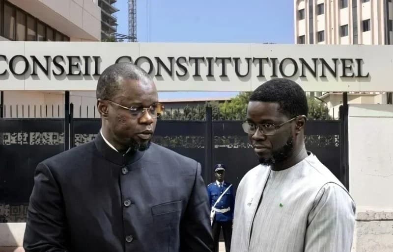 Illustration — Sénégal : le Conseil constitutionnel bloque la réforme portée par Sonko, qui choisit l'apaisement