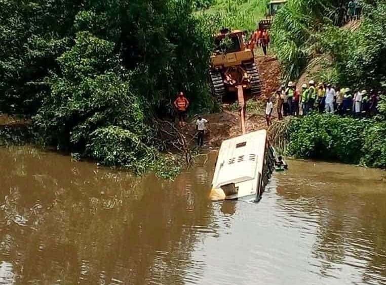 Illustration - Côte d'Ivoire : un car plonge dans le fleuve Bafing sur l'axe Touba-Biankouma, au moins 24 morts et 36 blessés