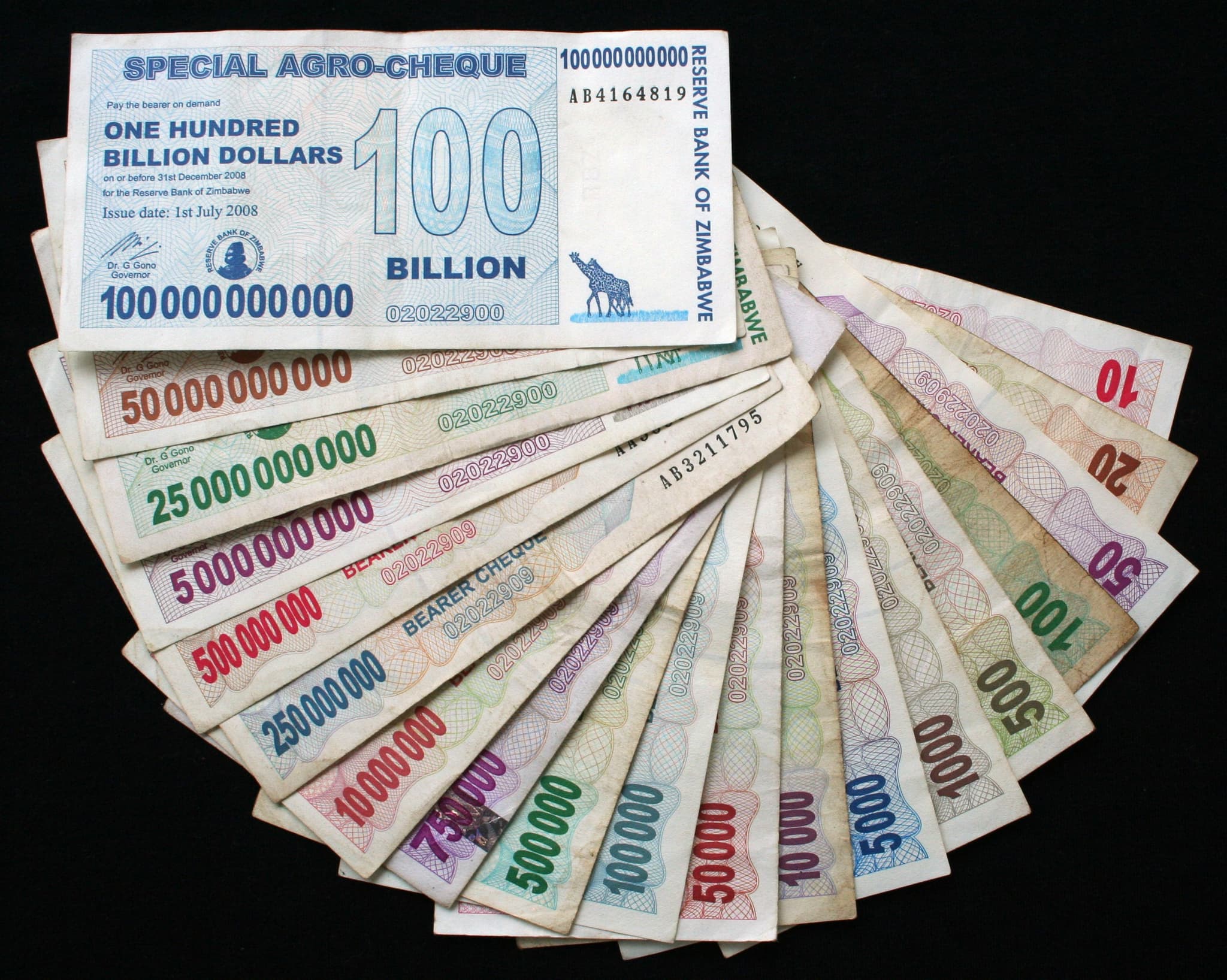 Illustration - Zimbabwe : l'inflation qui a ruiné des familles entières recule enfin à 4,7 %