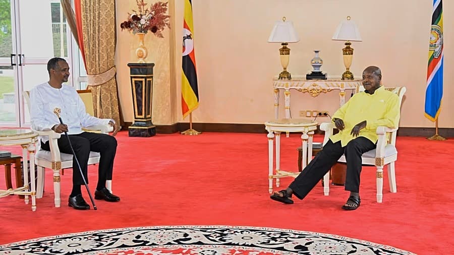 Illustration — Ouganda : la neutralité de Kampala sur le Soudan remise en question, Museveni accueille des figures RSF pendant que Khartoum doute de la médiation régionale